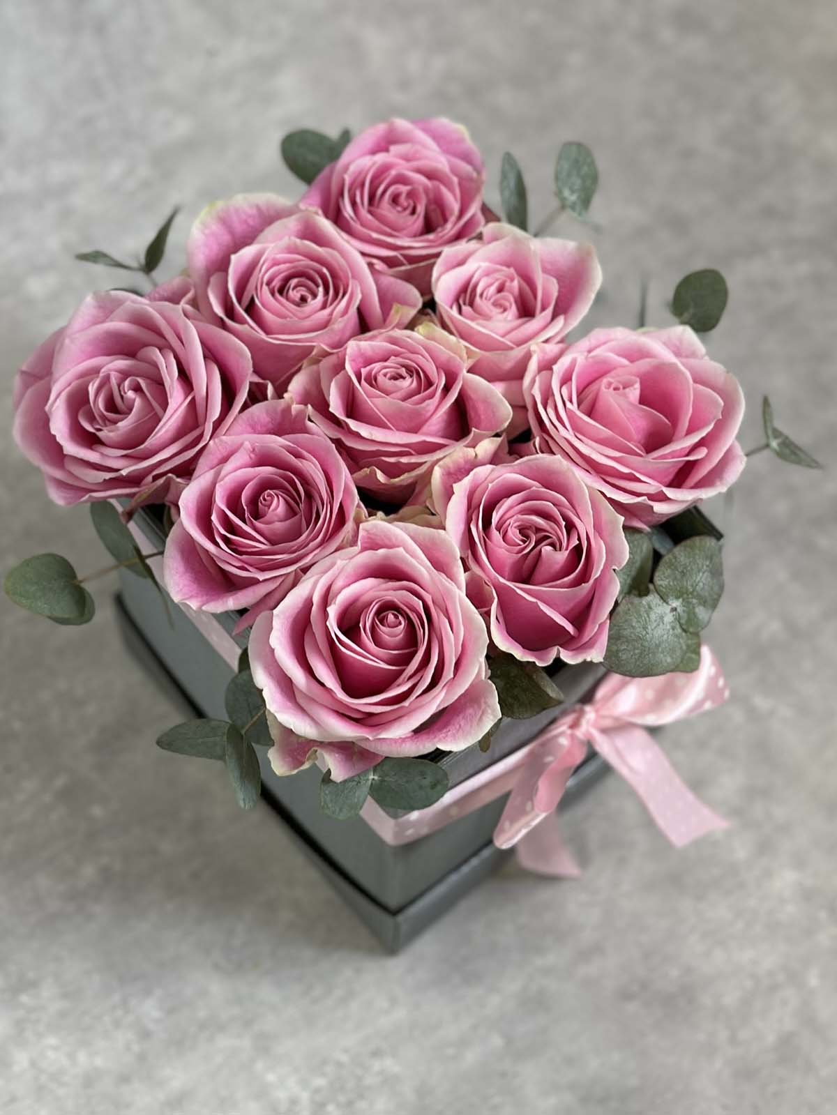 Stiilne karp roosade roosidega2