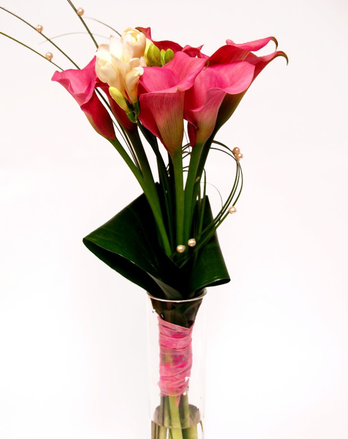 Kimp kallade ja freesiatega