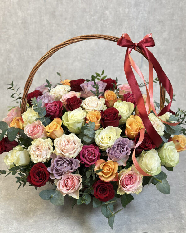 Basket of 50 multicoloured roses