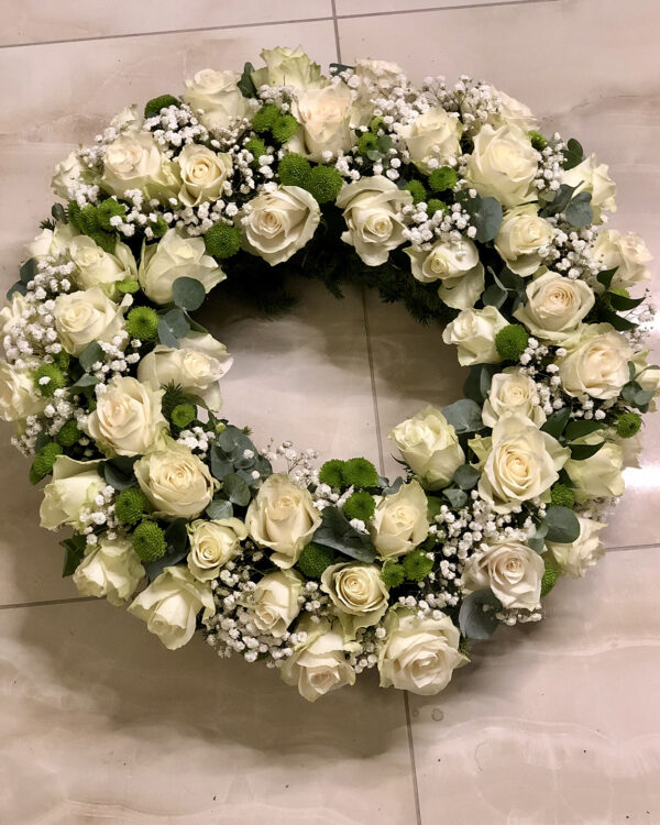 Wreath with white roses