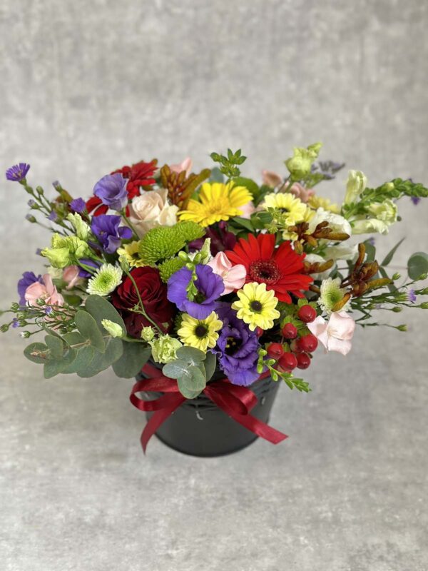 Flowerbasket "Colours of Love"