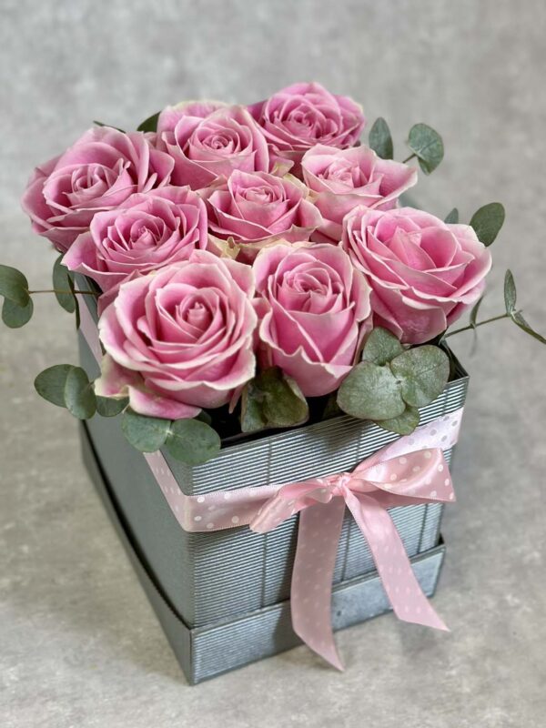 Stylish giftbox with pink roses