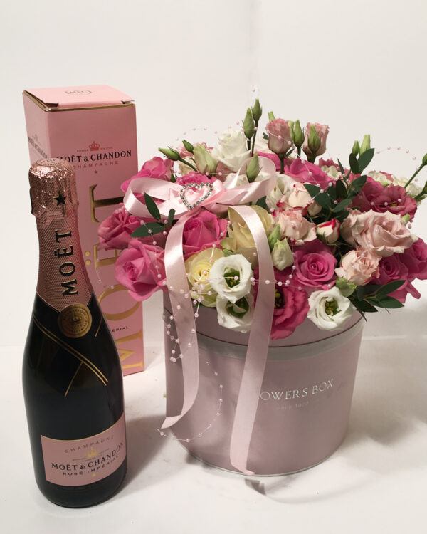 Glamorous Gift: pink and white roses in a round giftbox+ Möet Rose Champagne