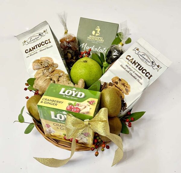 Подарочная корзина с фруктами и печеньиеми (Vegan)